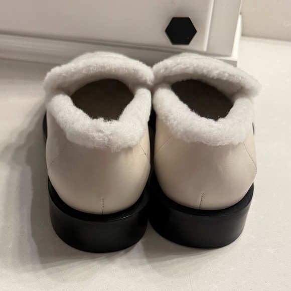 NWOB Stuart Weitzman Ivory Leather and Fur Loafer. Size 9 - Picture 5 of 13